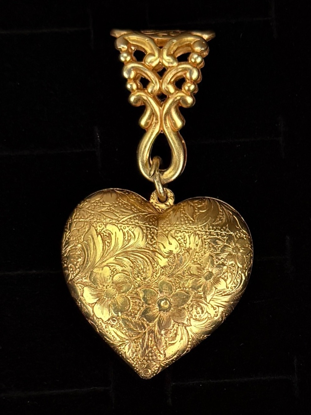Vintage lightweight goldtone hollow heart pendant + Free 16” cord necklace